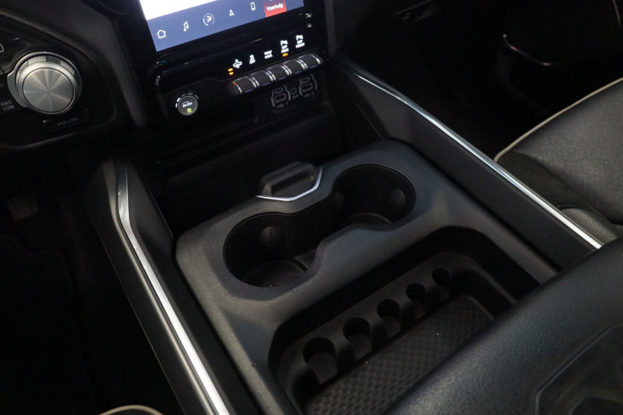 Dodge Ram 1500 5.7 V8 4x4 Crew Cab Limited ACC Head-UP Side steps NL Auto 401PK VCP