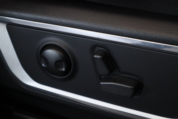 Dodge Ram 1500 5.7 V8 4x4 Crew Cab Limited ACC Head-UP Side steps NL Auto 401PK VCP