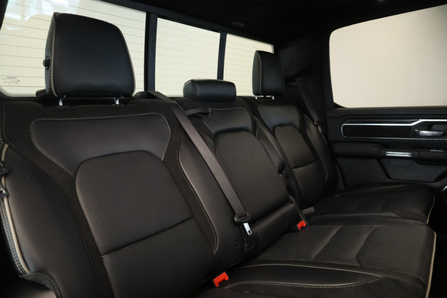 Dodge Ram 1500 5.7 V8 4x4 Crew Cab Limited ACC Head-UP Side steps NL Auto 401PK VCP