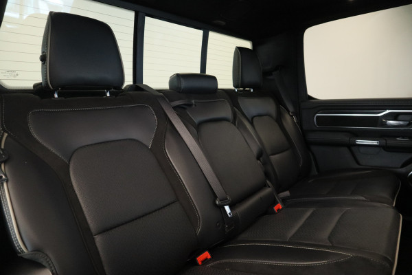 Dodge Ram 1500 5.7 V8 4x4 Crew Cab Limited ACC Head-UP Side steps NL Auto 401PK VCP