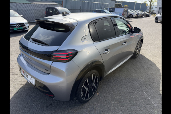 Peugeot 208 100pk GT (Camera - Keyless Entry - Parkeersensoren V+A - LED - Navigatie - Automatische Airco - Draadloos laden - Apple Carplay