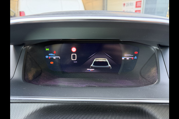 Peugeot 208 100pk GT (Camera - Keyless Entry - Parkeersensoren V+A - LED - Navigatie - Automatische Airco - Draadloos laden - Apple Carplay
