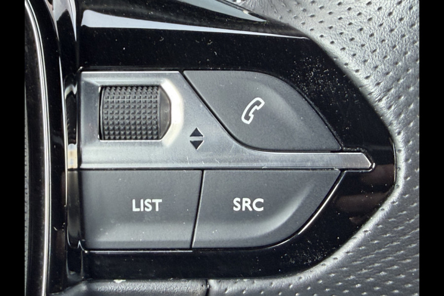 Peugeot 208 100pk GT (Camera - Keyless Entry - Parkeersensoren V+A - LED - Navigatie - Automatische Airco - Draadloos laden - Apple Carplay