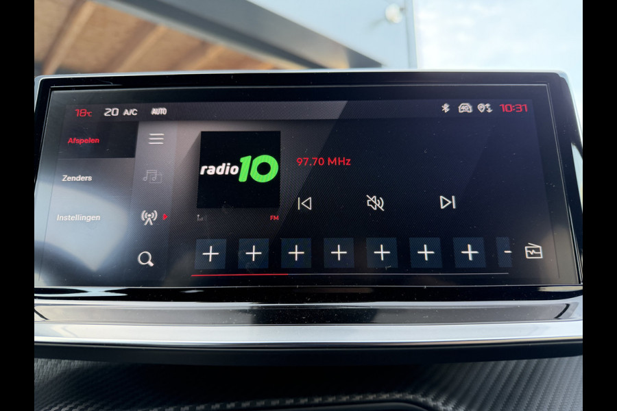 Peugeot 208 100pk GT (Camera - Keyless Entry - Parkeersensoren V+A - LED - Navigatie - Automatische Airco - Draadloos laden - Apple Carplay