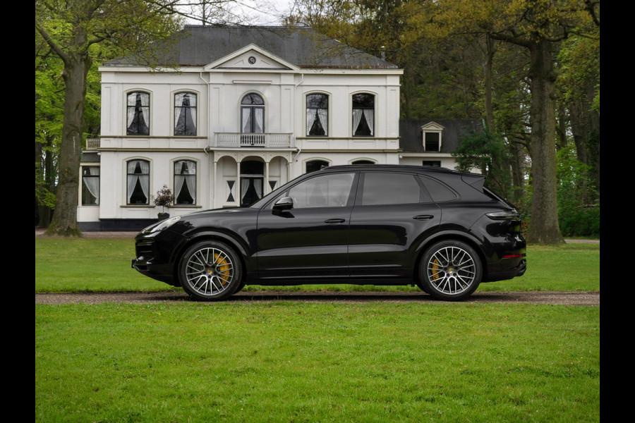Porsche Cayenne 4.0 Turbo | 2e eigenaar | Pano-dak | Keramisch | 3D Surround View