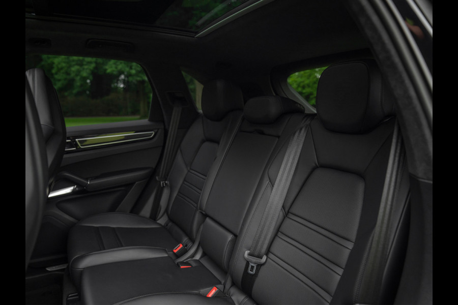 Porsche Cayenne 4.0 Turbo | 2e eigenaar | Pano-dak | Keramisch | 3D Surround View