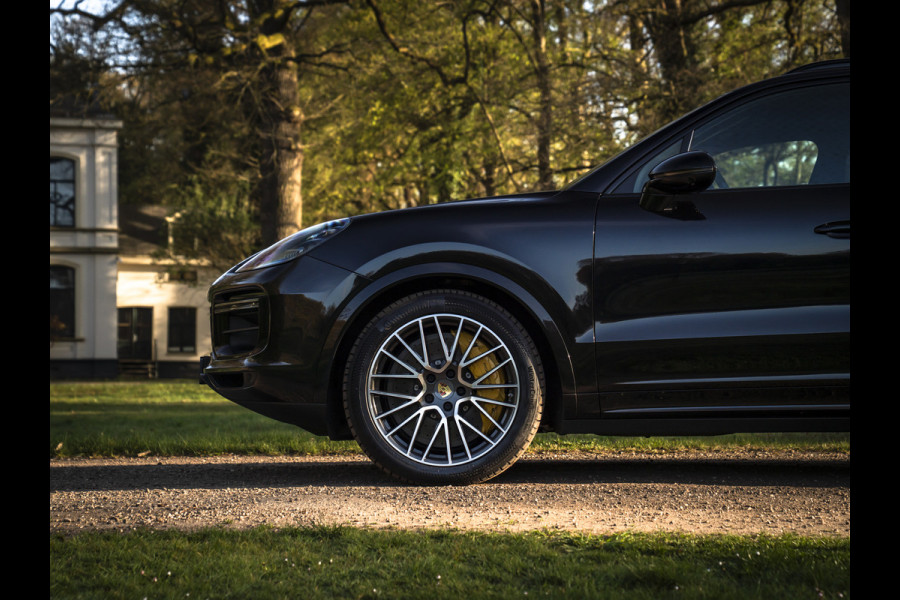 Porsche Cayenne 4.0 Turbo | 2e eigenaar | Pano-dak | Keramisch | 3D Surround View