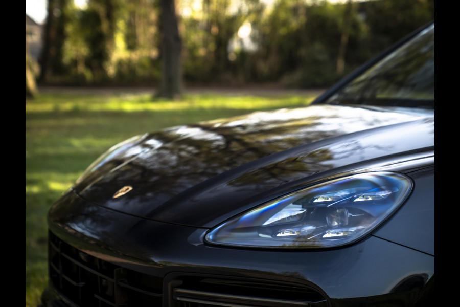 Porsche Cayenne 4.0 Turbo | 2e eigenaar | Pano-dak | Keramisch | 3D Surround View