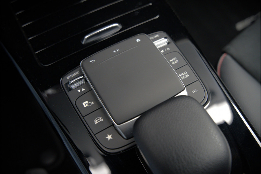 Mercedes-Benz CLA-Klasse Shooting Brake 180 Advantage AMG | Stoelverwarming | Parkeersensoren | Navigatie | Cruise Control | Keyless | Camera | Ambiance Verlichting | Climate Control