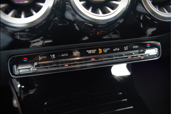 Mercedes-Benz CLA-Klasse Shooting Brake 180 Advantage AMG | Stoelverwarming | Parkeersensoren | Navigatie | Cruise Control | Keyless | Camera | Ambiance Verlichting | Climate Control