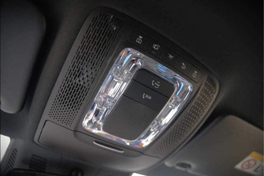 Mercedes-Benz CLA-Klasse Shooting Brake 180 Advantage AMG | Stoelverwarming | Parkeersensoren | Navigatie | Cruise Control | Keyless | Camera | Ambiance Verlichting | Climate Control