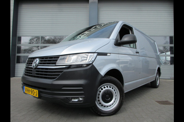 Volkswagen Transporter 2.0 TDI L2H1 150 pk automaat , 3 zits , navigatie , airco camera