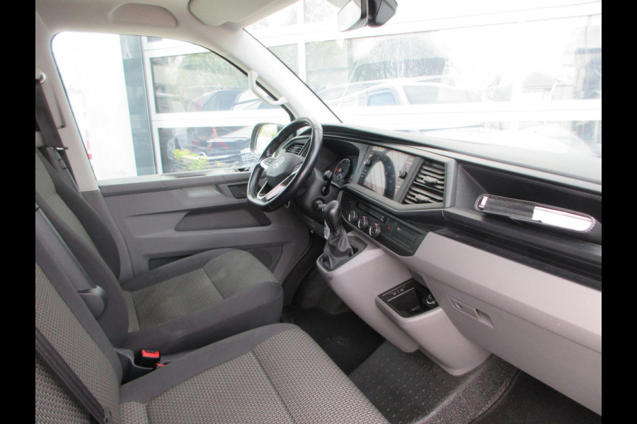 Volkswagen Transporter 2.0 TDI L2H1 150 pk automaat , 3 zits , navigatie , airco camera
