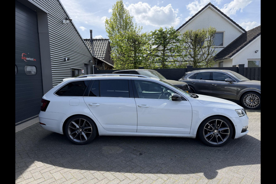 Škoda Octavia Combi 2.0 TDI Greentech Style Business | Panoramdak | Navigatie | DAB | Lichtmetalen Velgen | Carplay |