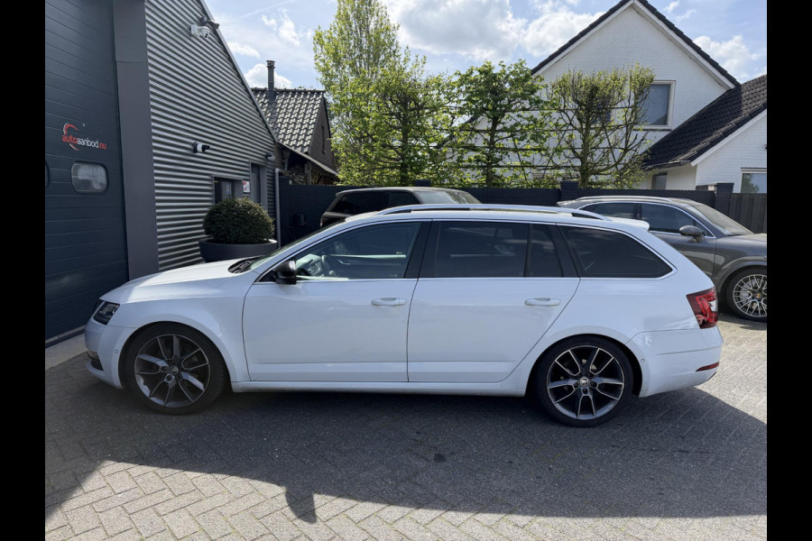 Škoda Octavia Combi 2.0 TDI Greentech Style Business | Panoramdak | Navigatie | DAB | Lichtmetalen Velgen | Carplay |