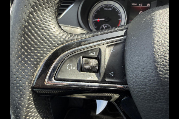Škoda Octavia Combi 2.0 TDI Greentech Style Business | Panoramdak | Navigatie | DAB | Lichtmetalen Velgen | Carplay |