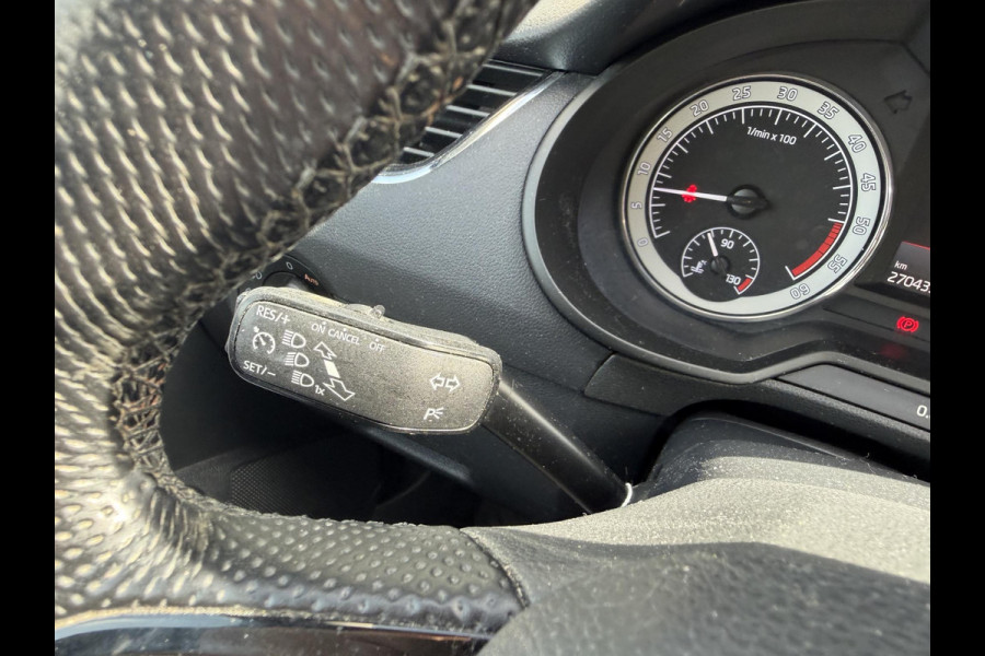 Škoda Octavia Combi 2.0 TDI Greentech Style Business | Panoramdak | Navigatie | DAB | Lichtmetalen Velgen | Carplay |