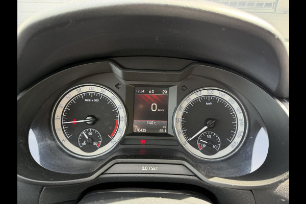 Škoda Octavia Combi 2.0 TDI Greentech Style Business | Panoramdak | Navigatie | DAB | Lichtmetalen Velgen | Carplay |