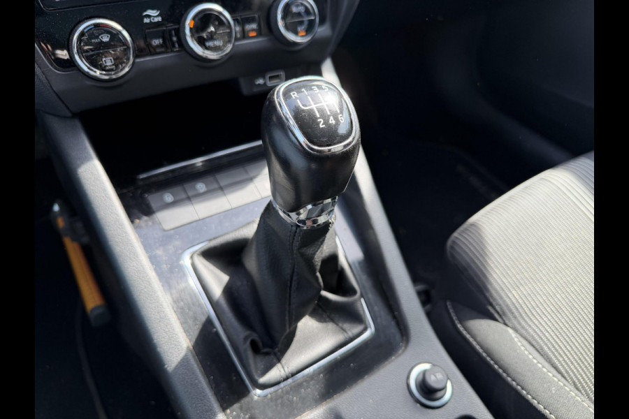 Škoda Octavia Combi 2.0 TDI Greentech Style Business | Panoramdak | Navigatie | DAB | Lichtmetalen Velgen | Carplay |