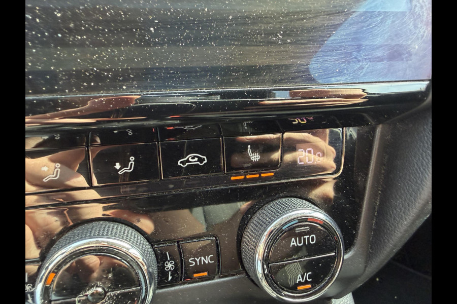 Škoda Octavia Combi 2.0 TDI Greentech Style Business | Panoramdak | Navigatie | DAB | Lichtmetalen Velgen | Carplay |