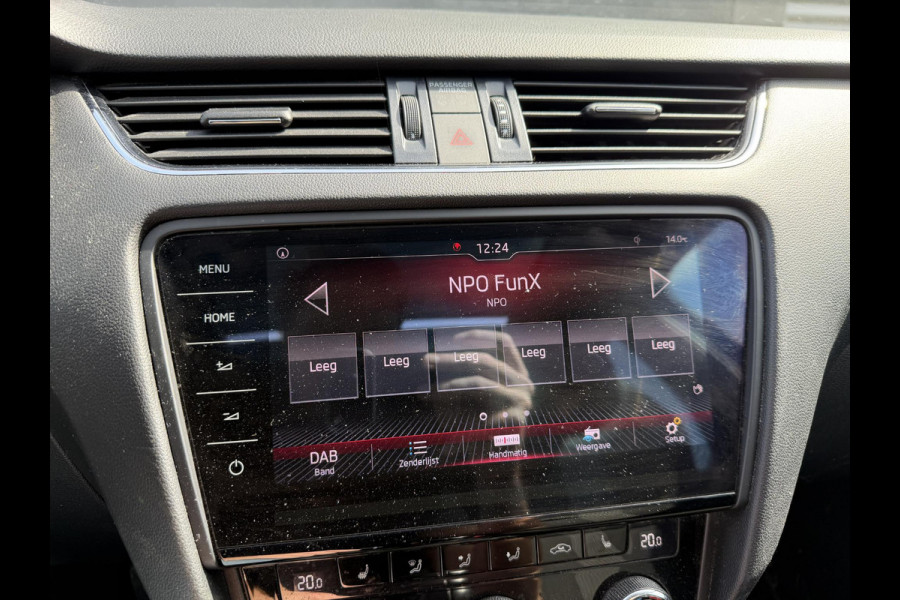 Škoda Octavia Combi 2.0 TDI Greentech Style Business | Panoramdak | Navigatie | DAB | Lichtmetalen Velgen | Carplay |