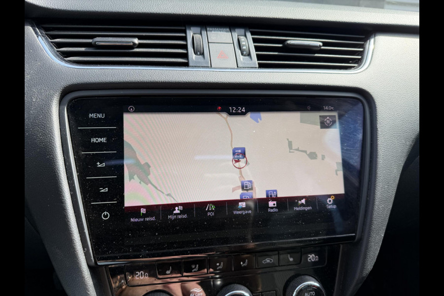 Škoda Octavia Combi 2.0 TDI Greentech Style Business | Panoramdak | Navigatie | DAB | Lichtmetalen Velgen | Carplay |