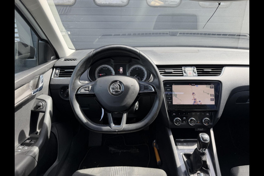 Škoda Octavia Combi 2.0 TDI Greentech Style Business | Panoramdak | Navigatie | DAB | Lichtmetalen Velgen | Carplay |
