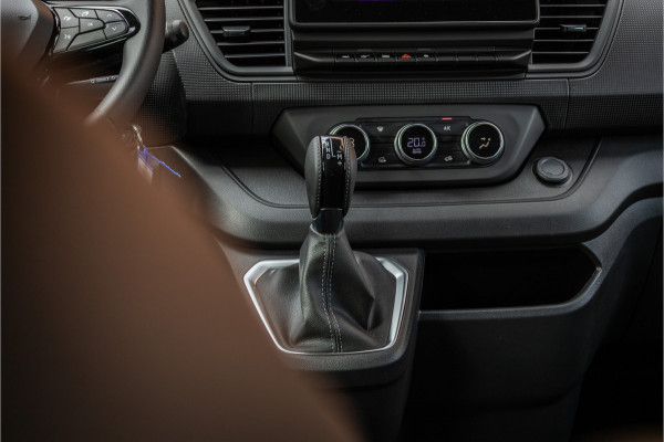 Renault Trafic 2.0 170 PK L2H1 DC | Dubbel Cabine | L+R Schuifdeur | Navigatie | CarPlay | 5-Zitter  | Spoilerkit | BPM Vrij | Fabrieksgarantie