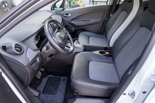 Renault ZOE R135 Evolution 52 kWh|Prijs rijklaar incl 12 mnd garantie| Camera Stuur/Stoelverwarming Blindspot Navi