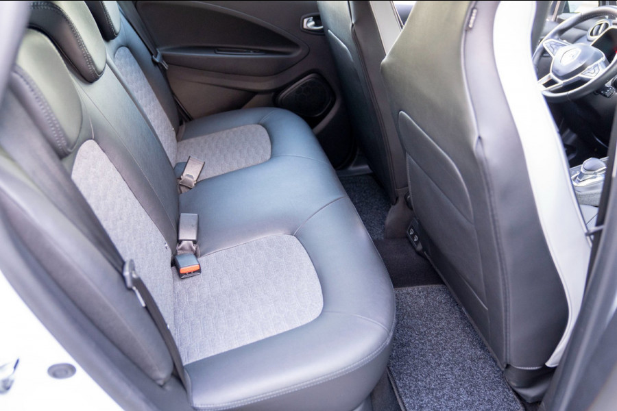 Renault ZOE R135 Evolution 52 kWh|Prijs rijklaar incl 12 mnd garantie| Camera Stuur/Stoelverwarming Blindspot Navi