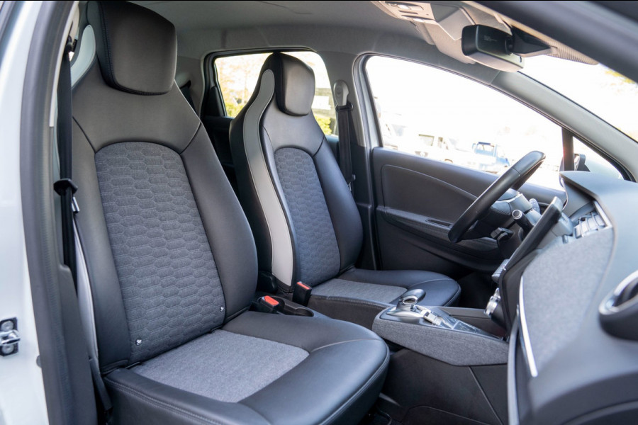 Renault ZOE R135 Evolution 52 kWh|Prijs rijklaar incl 12 mnd garantie| Camera Stuur/Stoelverwarming Blindspot Navi