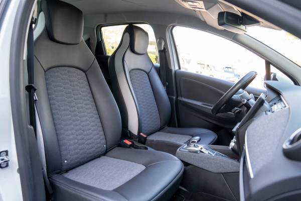 Renault ZOE R135 Evolution 52 kWh|Prijs rijklaar incl 12 mnd garantie| Camera Stuur/Stoelverwarming Blindspot Navi