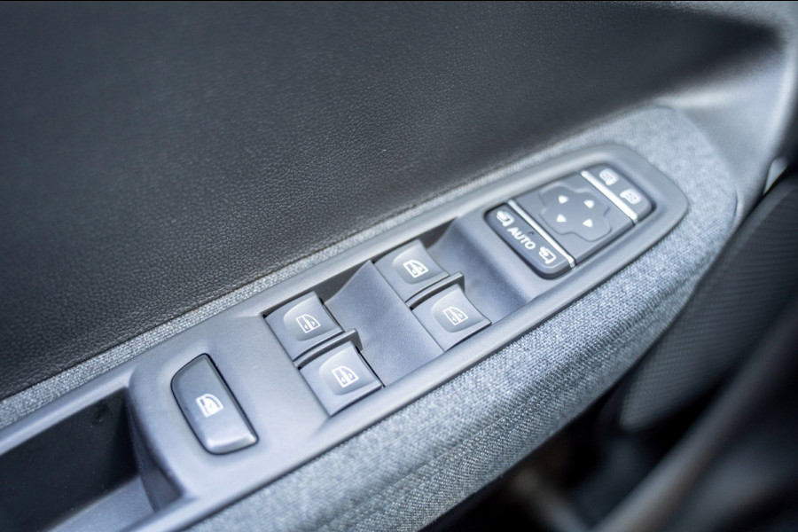 Renault ZOE R135 Evolution 52 kWh|Prijs rijklaar incl 12 mnd garantie| Camera Stuur/Stoelverwarming Blindspot Navi