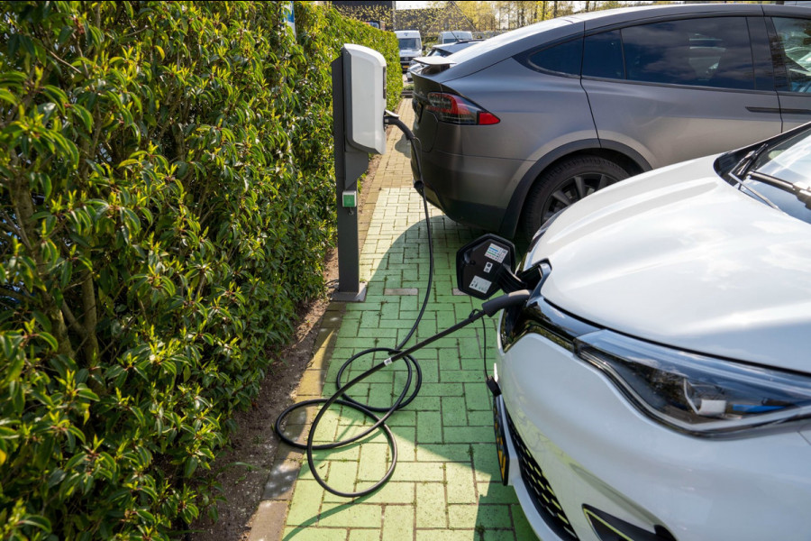 Renault ZOE R135 Evolution 52 kWh|Prijs rijklaar incl 12 mnd garantie| Camera Stuur/Stoelverwarming Blindspot Navi