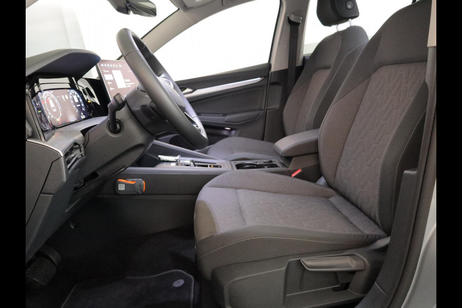 Volkswagen Golf variant Life Edition 1.5 eTSI 85 kW 116PK DSG | Verlengde garantie | 18"LM velgen | Navigatie |