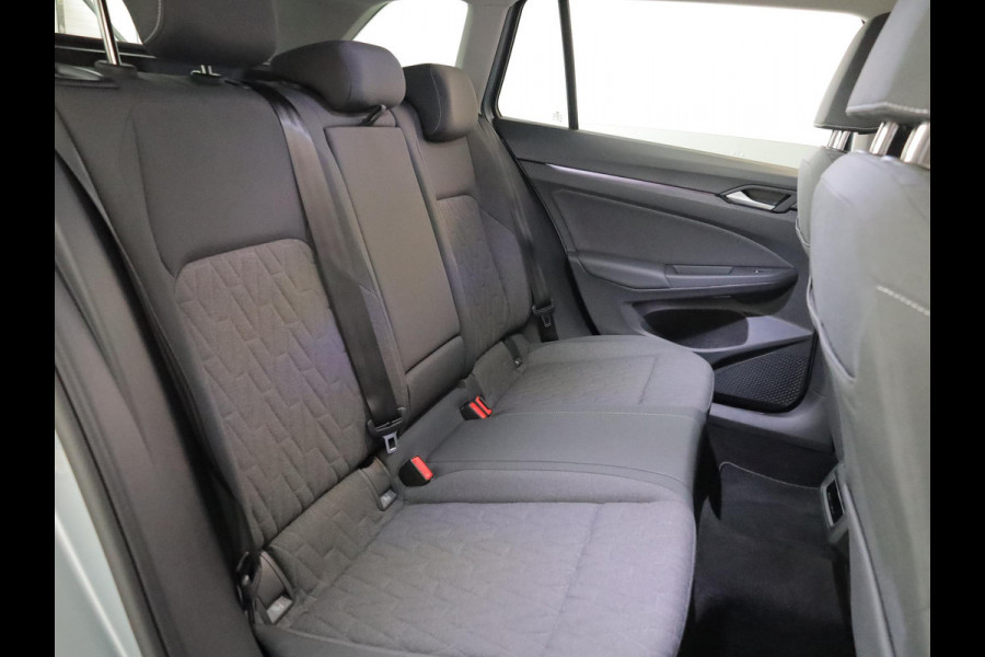 Volkswagen Golf variant Life Edition 1.5 eTSI 85 kW 116PK DSG | Verlengde garantie | 18"LM velgen | Navigatie |