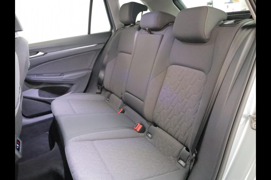 Volkswagen Golf variant Life Edition 1.5 eTSI 85 kW 116PK DSG | Verlengde garantie | 18"LM velgen | Navigatie |