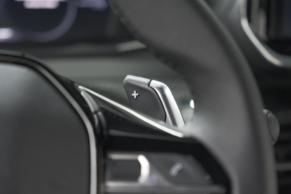 Peugeot 2008 1.2 Hybrid 145 Allure | 360 Camera | Adaptieve Cruise Control | Dodehoekdetectie