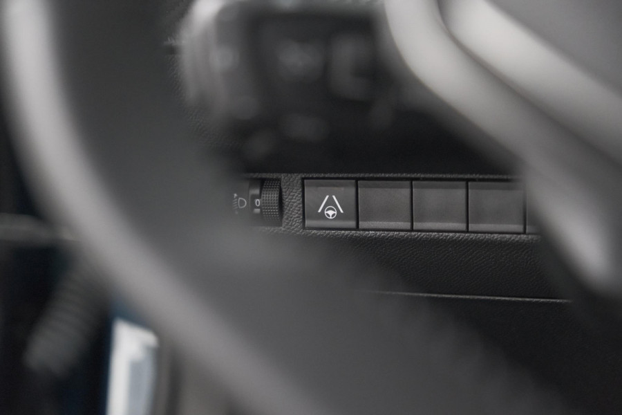 Peugeot 2008 1.2 Hybrid 145 Allure | 360 Camera | Adaptieve Cruise Control | Dodehoekdetectie