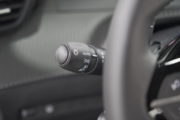 Peugeot 2008 Hybrid 145 e-DCS6 Allure | 360 Camera | Adaptieve Cruise Control | Navigatie | Dodehoekdetectie