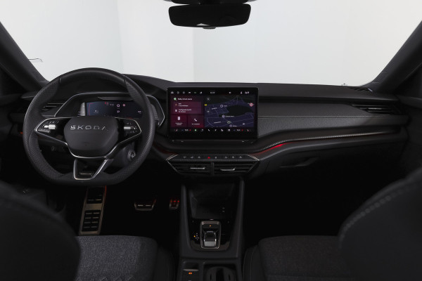 Škoda Octavia Combi 1.5 TSI MHEV 150 PK Sportline Tour | S/K-Panodak | Elek. Trekhaak | Matrix Led | Adapt. Cruise | Winterpakket | 13 inch Navi | Camera | NAV + App. Connect | ECC | Elek. Klep | LM 18" | 3196