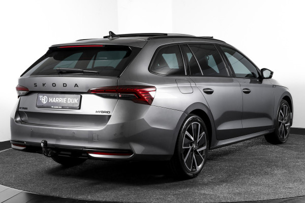 Škoda Octavia Combi 1.5 TSI MHEV 150 PK Sportline Tour | S/K-Panodak | Elek. Trekhaak | Matrix Led | Adapt. Cruise | Winterpakket | 13 inch Navi | Camera | NAV + App. Connect | ECC | Elek. Klep | LM 18" | 3196