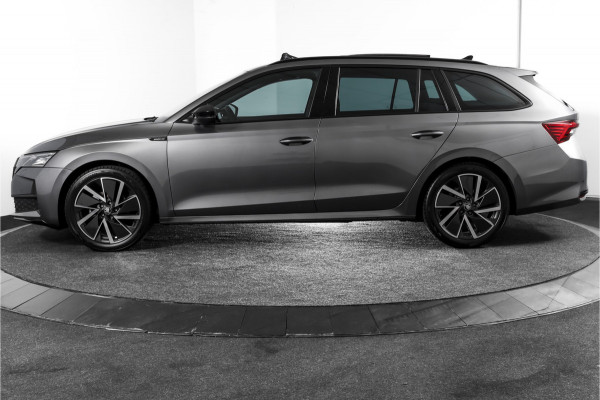 Škoda Octavia Combi 1.5 TSI MHEV 150 PK Sportline Tour | S/K-Panodak | Elek. Trekhaak | Matrix Led | Adapt. Cruise | Winterpakket | 13 inch Navi | Camera | NAV + App. Connect | ECC | Elek. Klep | LM 18" | 3196