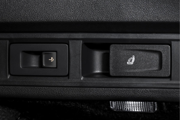 Škoda Octavia Combi 1.5 TSI MHEV 150 PK Sportline Tour | S/K-Panodak | Elek. Trekhaak | Matrix Led | Adapt. Cruise | Winterpakket | 13 inch Navi | Camera | NAV + App. Connect | ECC | Elek. Klep | LM 18" | 3196