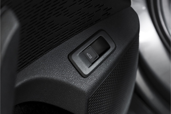 Škoda Octavia Combi 1.5 TSI MHEV 150 PK Sportline Tour | S/K-Panodak | Elek. Trekhaak | Matrix Led | Adapt. Cruise | Winterpakket | 13 inch Navi | Camera | NAV + App. Connect | ECC | Elek. Klep | LM 18" | 3196