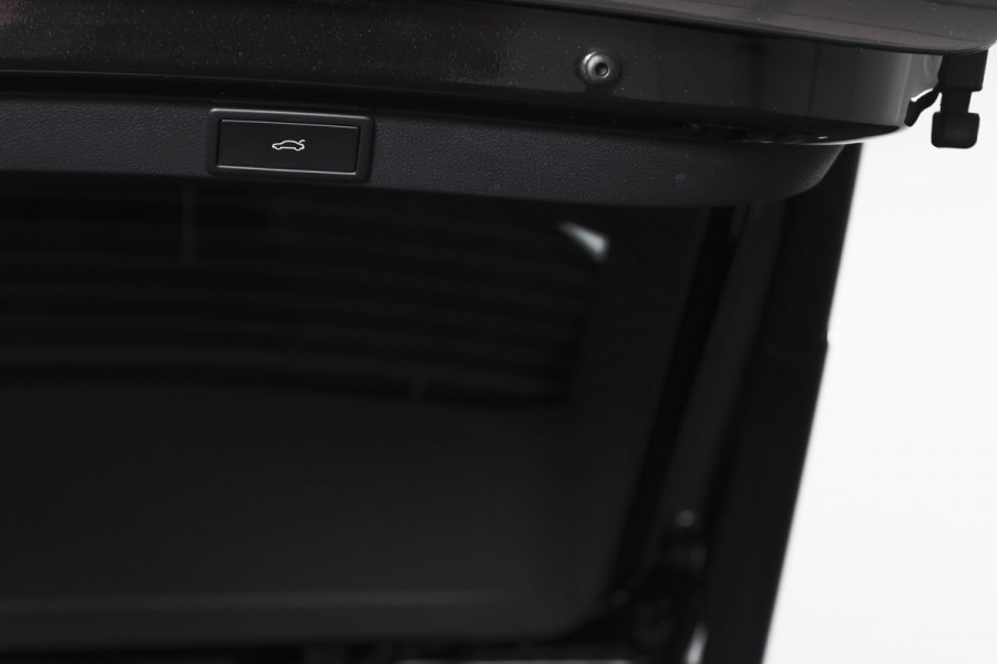 Škoda Octavia Combi 1.5 TSI MHEV 150 PK Sportline Tour | S/K-Panodak | Elek. Trekhaak | Matrix Led | Adapt. Cruise | Winterpakket | 13 inch Navi | Camera | NAV + App. Connect | ECC | Elek. Klep | LM 18" | 3196