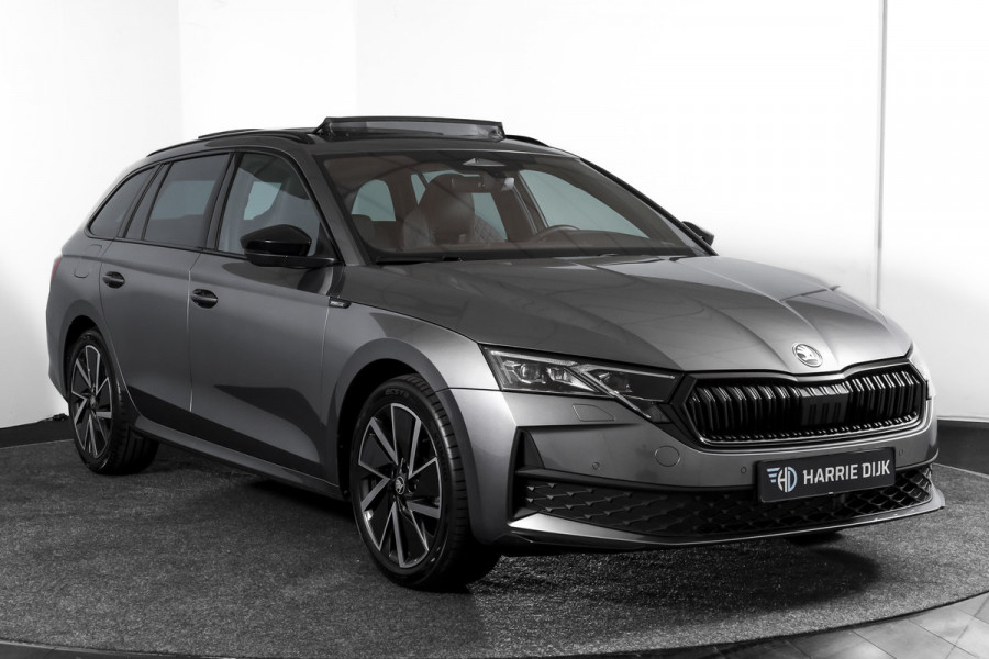 Škoda Octavia Combi 1.5 TSI MHEV 150 PK Sportline Tour | S/K-Panodak | Elek. Trekhaak | Matrix Led | Adapt. Cruise | Winterpakket | 13 inch Navi | Camera | NAV + App. Connect | ECC | Elek. Klep | LM 18" | 3196