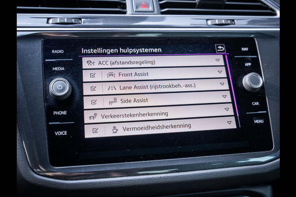 Volkswagen Tiguan 1.5 TSI R-Line Business+ - Pano l Full Led l Camera l ACC l Auto carplay