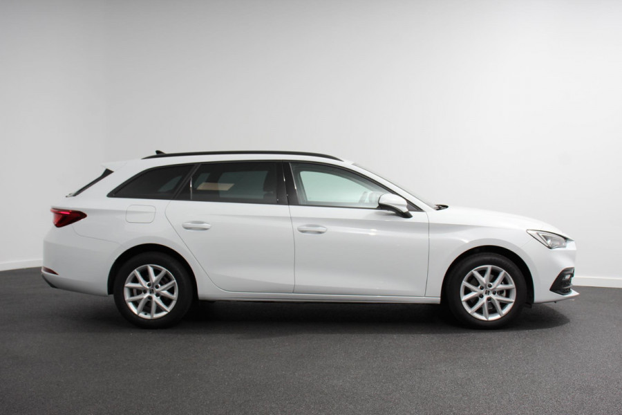 Seat Leon Sportstourer 1.0 TSI Style Nieuw Type ! Navigatie Climate control Cruise adaptive Led Virtual Cockpit Lichtmetalen Velgen Parkeer sensoren Getinte ruiten