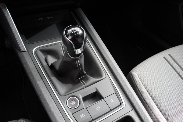 Seat Leon Sportstourer 1.0 TSI Style Nieuw Type ! Navigatie Climate control Cruise adaptive Led Virtual Cockpit Lichtmetalen Velgen Parkeer sensoren Getinte ruiten